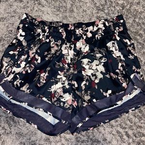Floral print Athleta shorts